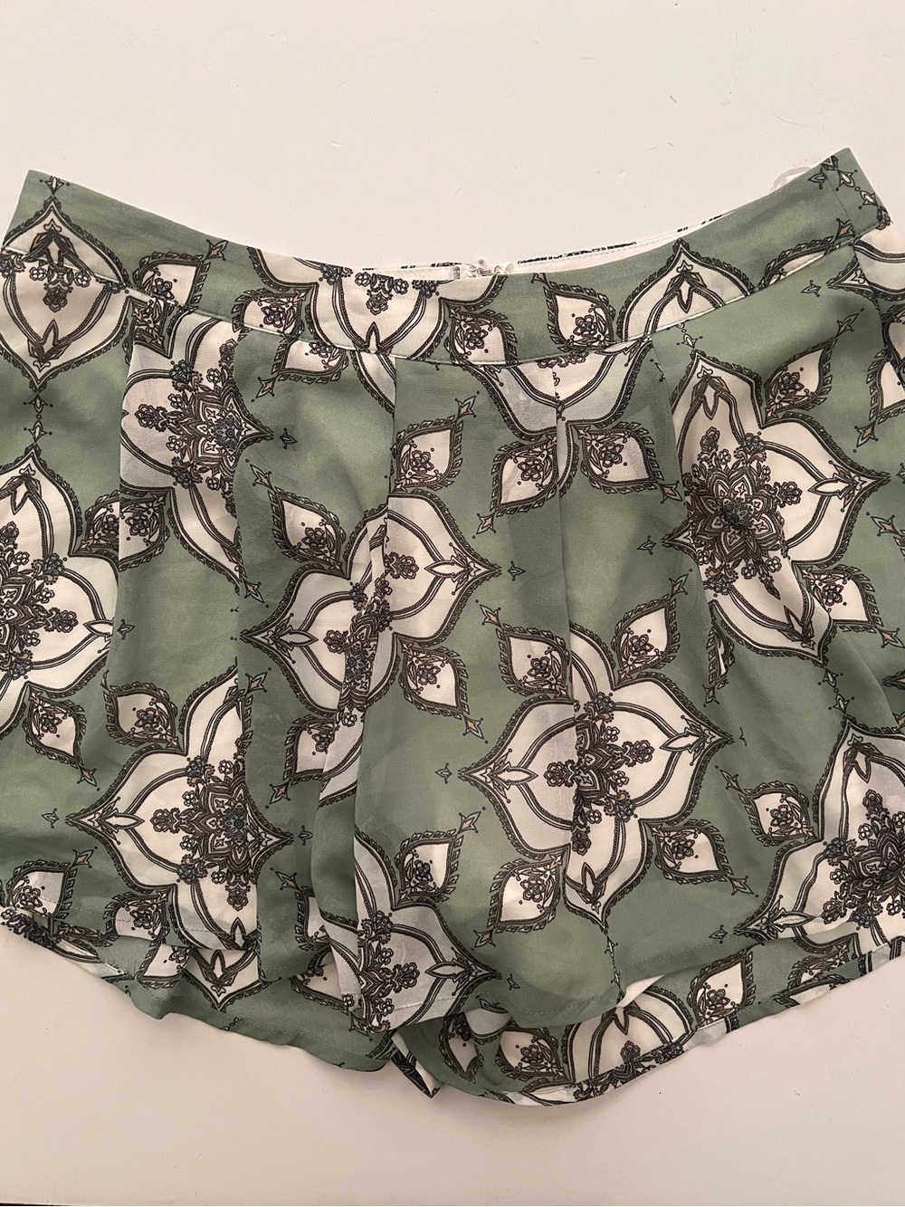 Windsor Sage Green Paisley Medallion Shorts